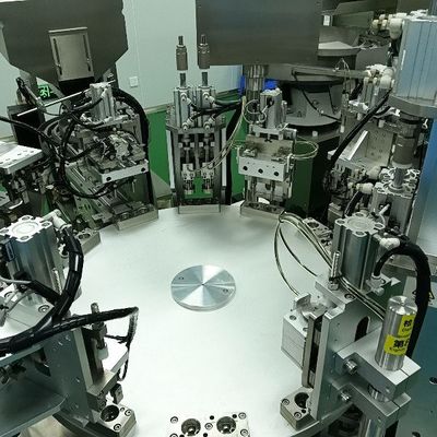 良い価格 PLC制御 オートキャピングマシン スタッドレスタイヤ オーダーメイド組立マシン オンライン