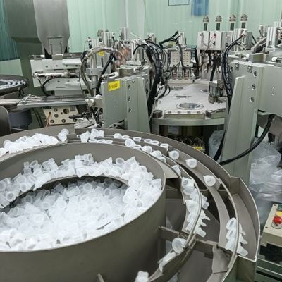 良い価格 安定した圧力と保証キャップとセルボリンクされた棒構造システム 医療注入ボトルキャップ 組立マシン オンライン