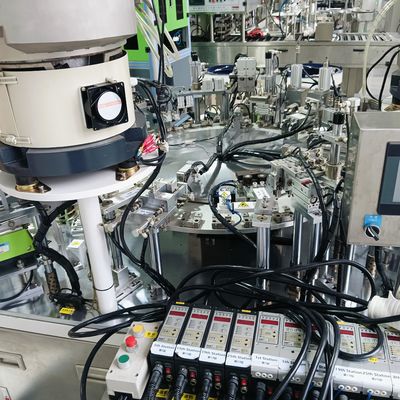 良い価格 血液採取針の自動組立機械,三?? PLC制御,二言語表示,シンプルで明確な操作 オンライン