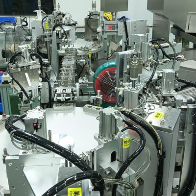 良い価格 自動アイオドホルキャップ組立機械 容量構成 顧客要求に応じて構成 オンライン