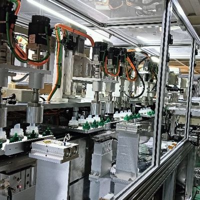 良い価格 洗濯用洗剤ボトルキャップのための日用用品の組立機械と高精度自動スクリューリングマシン オンライン
