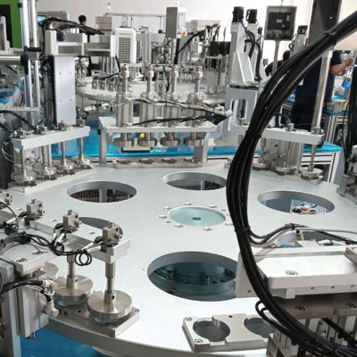 良い価格 PLC-Controlled Urine Cap Assembly Machine 2500-7500pcs/h オンライン