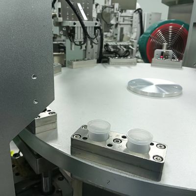 良い価格 GMP 規格のためのアルミニウムとステンレス鋼合金キャップ組立機械 オンライン
