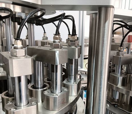 高精度 安定 圧力 製薬製品のためのユーロキャップ組立機械 ISOとGMPを遵守する