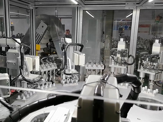 良い価格 高効率のターンテーブルタイプ操作の自動キャピングマシン 安定した動作 オンライン