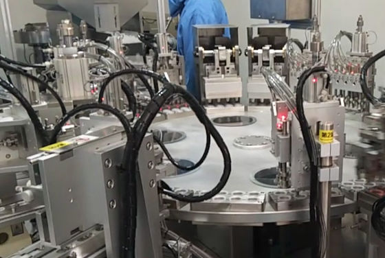 良い価格 コンパクトで軽量なユーロキャップ組立機 実体サイズは生産速度によって異なります 耐久性があり 頑丈です オンライン