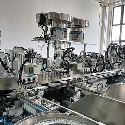 良い価格 非標準的な自動ポンプヘッド組立機械,ループタイプ,高容量,高構成,設備の質が良い オンライン