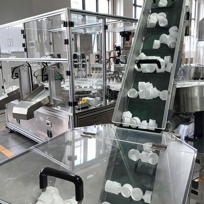 洗濯機用の自動組立機 蓋のPLC制御ディスプレイ 操作の故障が表示されます