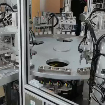 乾燥剤キャップ製品組立用フレキシブル日用品組立機