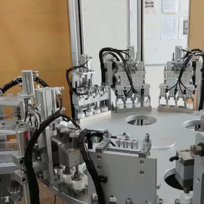良い価格 220V Voltage Desiccant Cap Assembly Machine with 100% Qualification Check and Vibrating Feeder for Pharmaceutical Use オンライン
