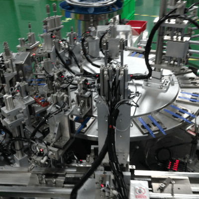 良い価格 Fully Automatic Surgical Knife Assembly Machine with Touch Screen HMI and 1500-8500pcs/hr Production Speed オンライン