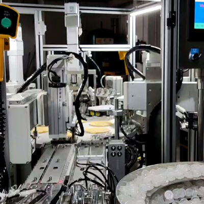 99%合格率、PLC制御、毎時1500-8500個の速度を持つ自動CRCキャップ組立機（乾燥剤キャップ用）