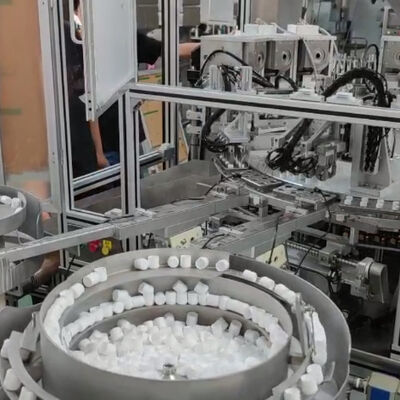 自動生産ライン向け、満足率99%、PLC制御、光電センサー検出付き乾燥剤キャップ組立機